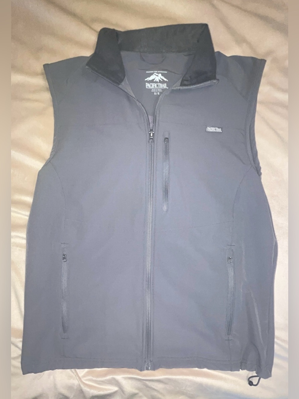 PaceTrail Men’s Black Softshell Vest